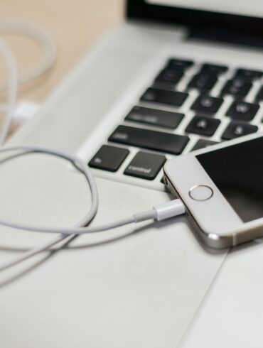 Prolongez la vie de votre smartphone : secrets d'une batterie qui tient la journée
