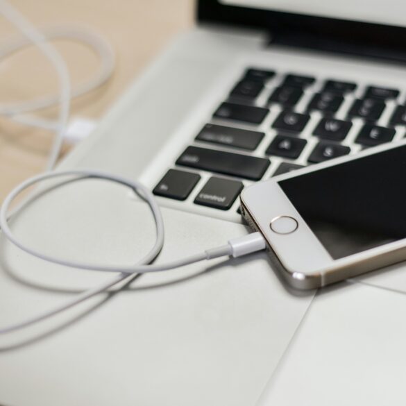 Prolongez la vie de votre smartphone : secrets d'une batterie qui tient la journée
