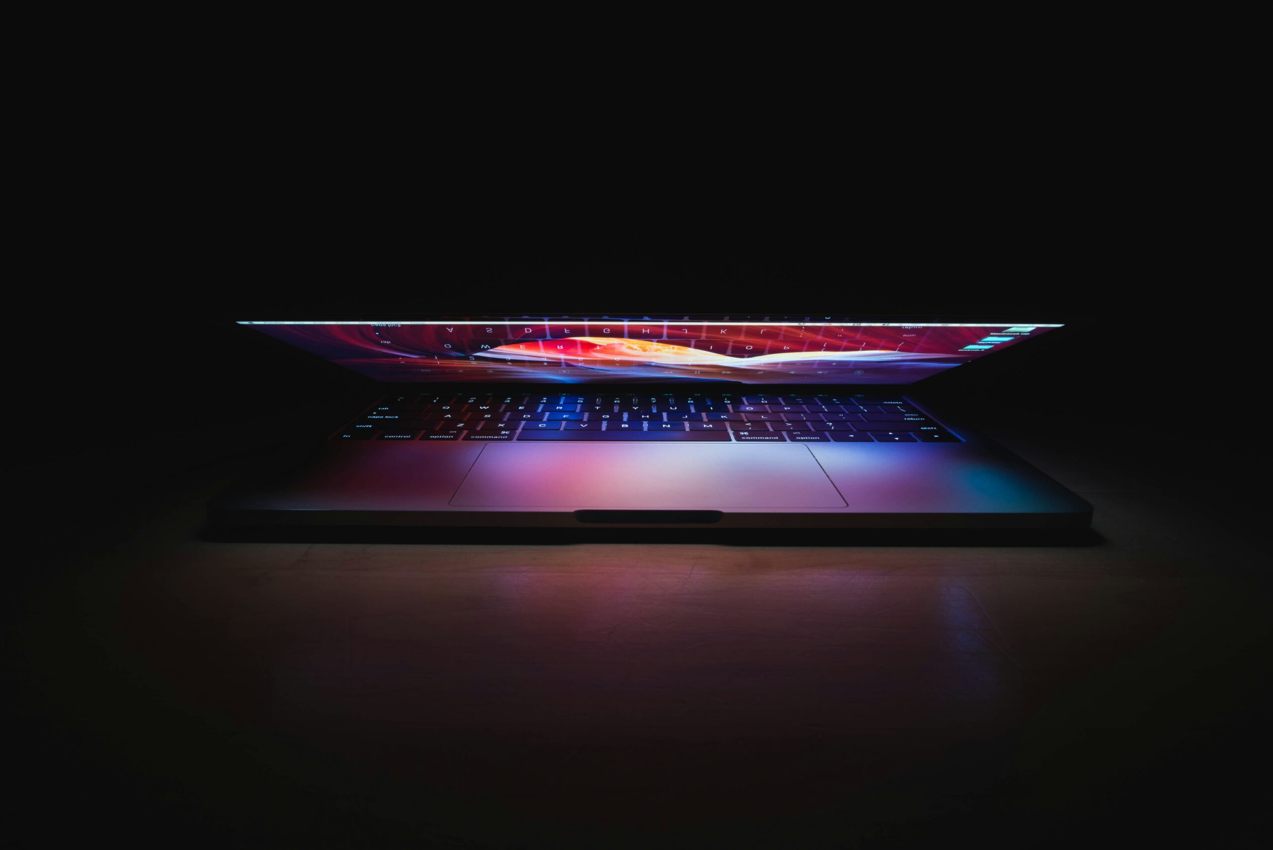 Redonnez Éclat à Votre Écran : Guide Complet pour un Nettoyage Impeccable