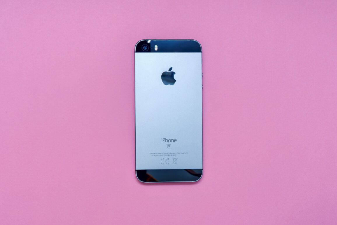 Libérez le Potentiel de Votre iPhone : Guide Complet de Déverrouillage en 2026