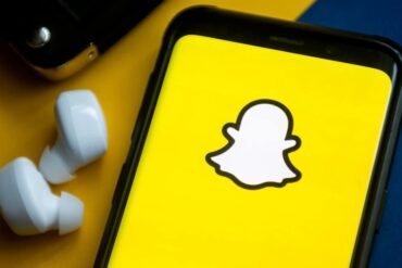 Envoyez des Snaps à Toute Votre Liste d'Amis en Une Seule Fois : Le Guide Complet (2026)